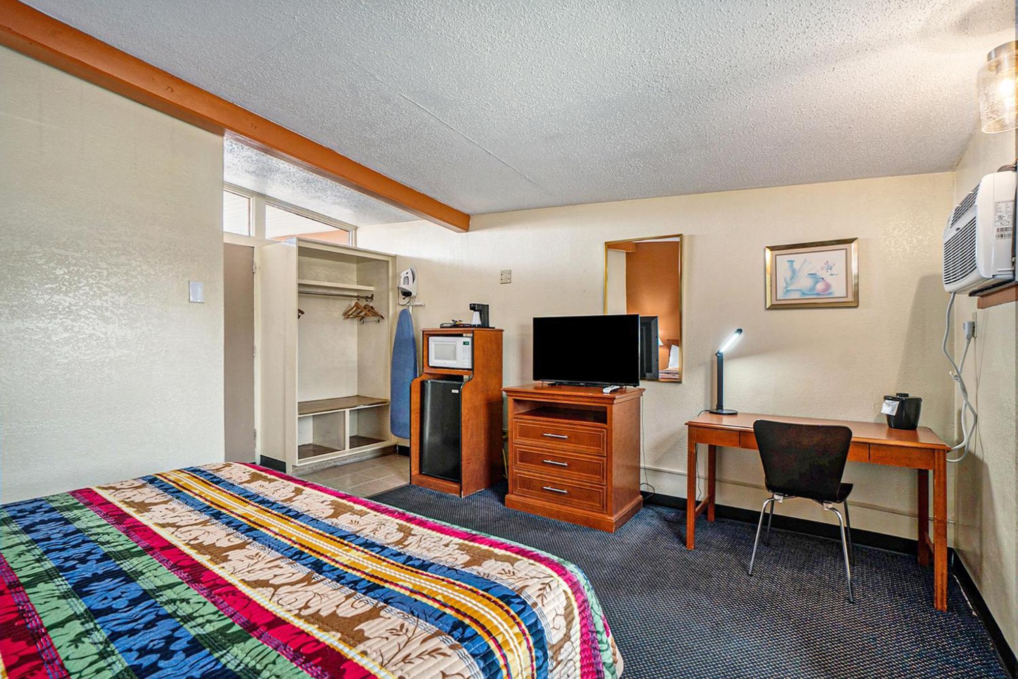 Great Lakes Inn & Suites South Haven Oda fotoğraf