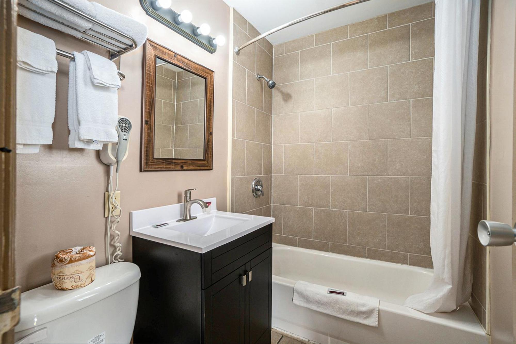 Great Lakes Inn & Suites South Haven Oda fotoğraf