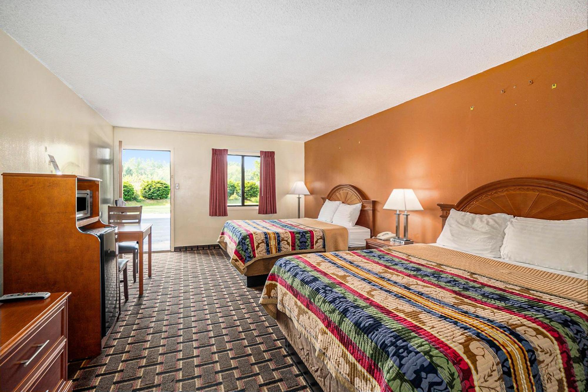 Great Lakes Inn & Suites South Haven Oda fotoğraf